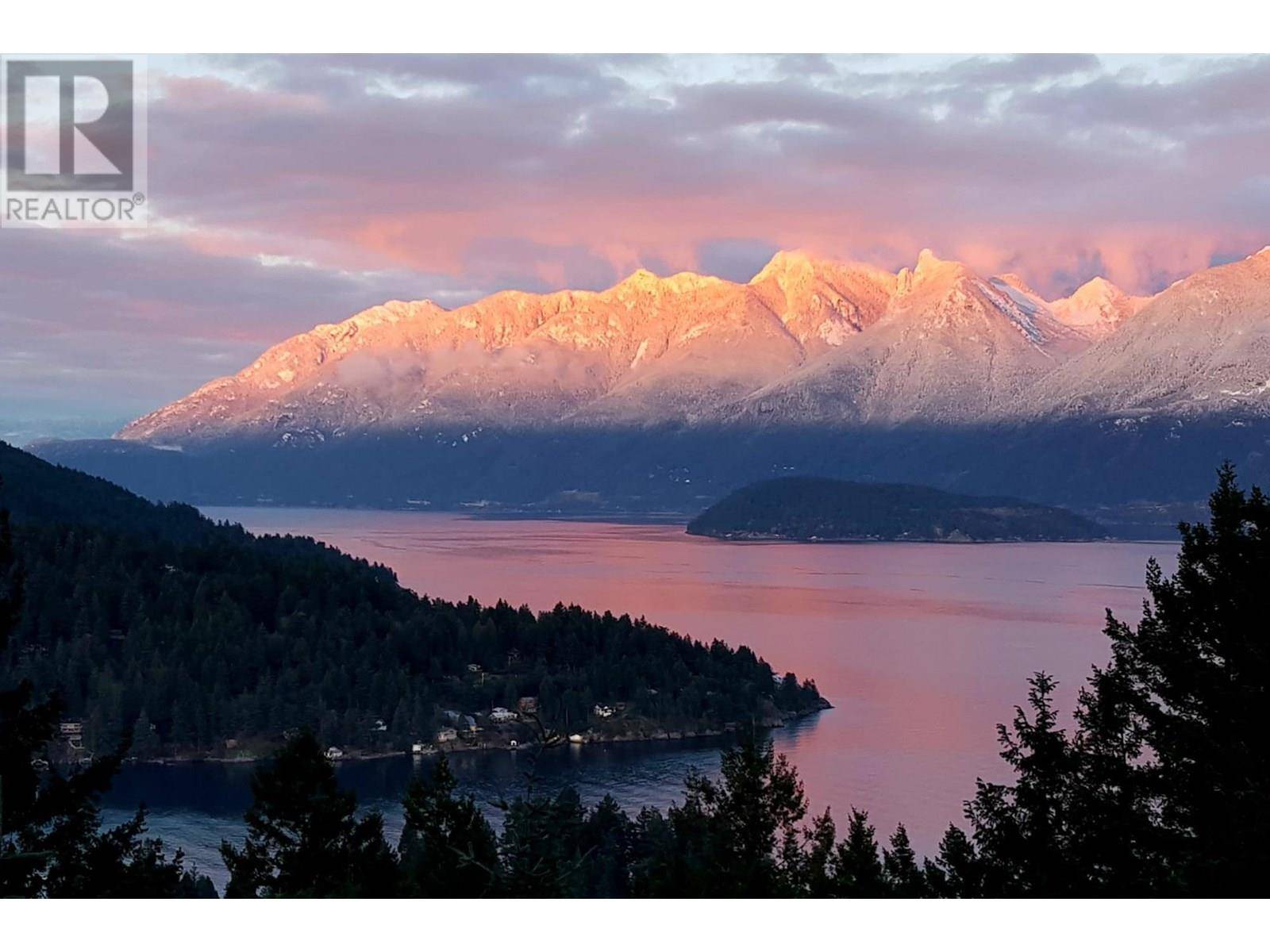 Bowen Island, BC V0N1G1,845 VALHALLA PLACE