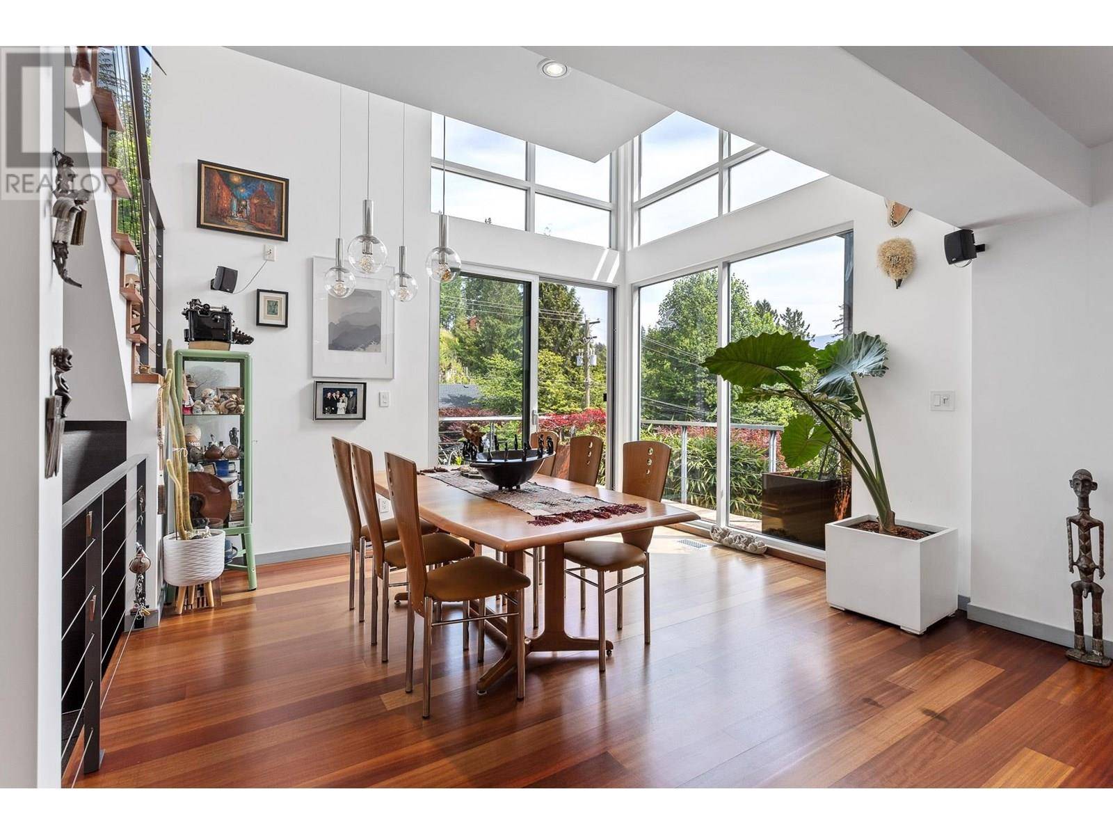 North Vancouver, BC V7G1G7,4527 STRATHCONA ROAD