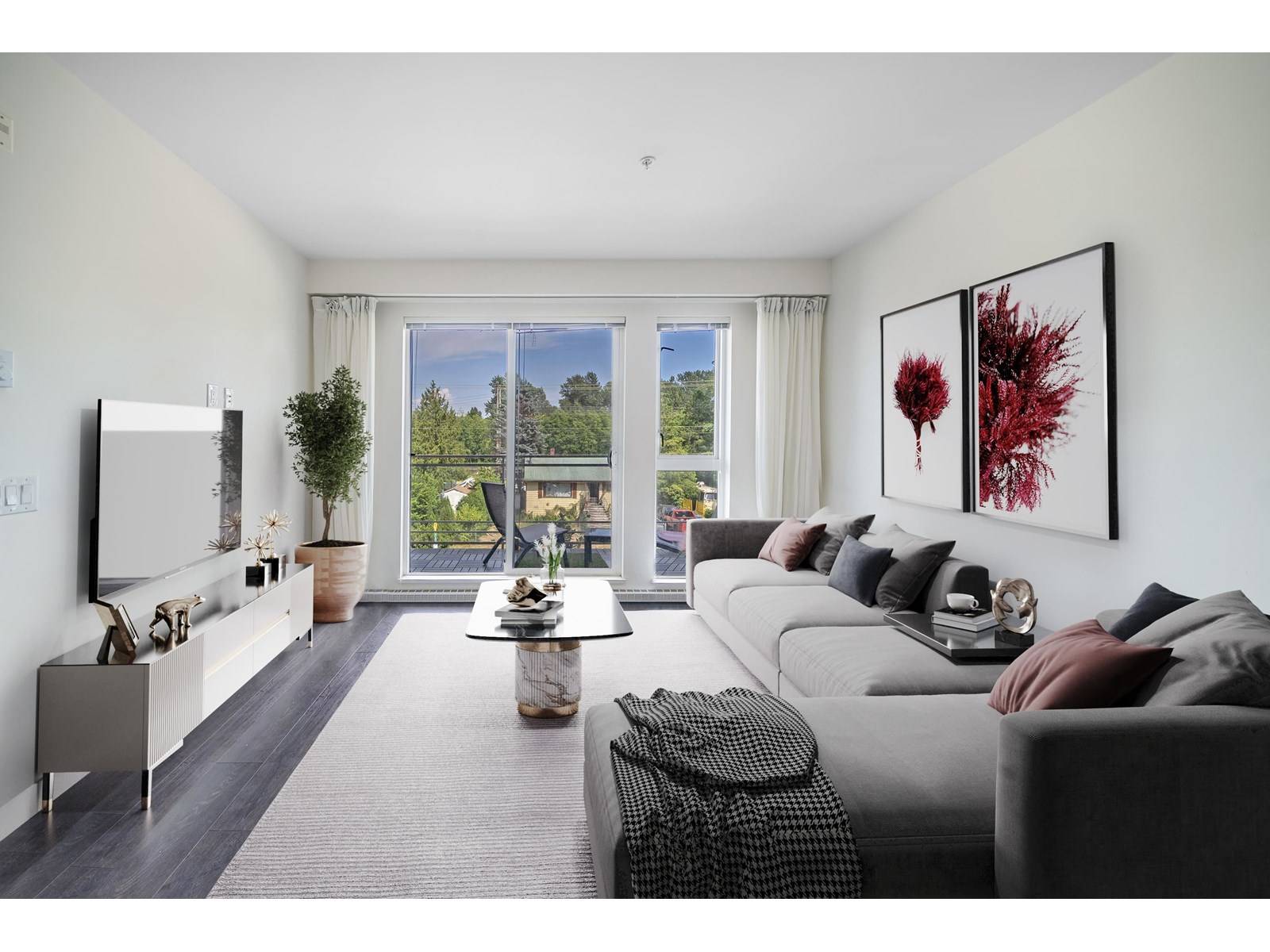 Surrey, BC V3T0M7,10581 140 #319