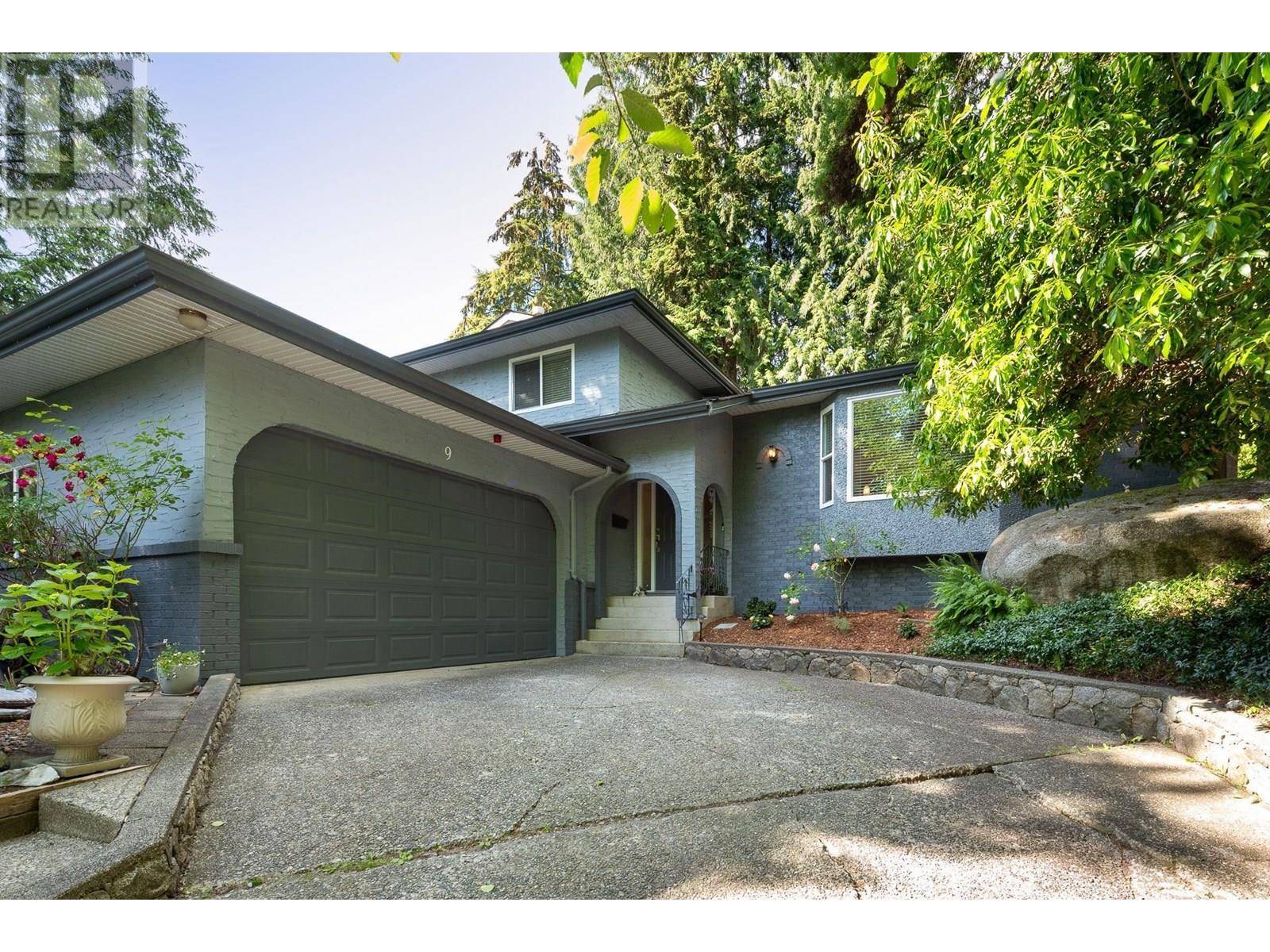 9 SYMMES BAY, Port Moody, BC V3H3N6