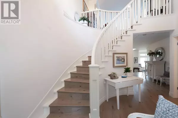 Furry Creek, BC V8B1A2,9 BEACH DRIVE