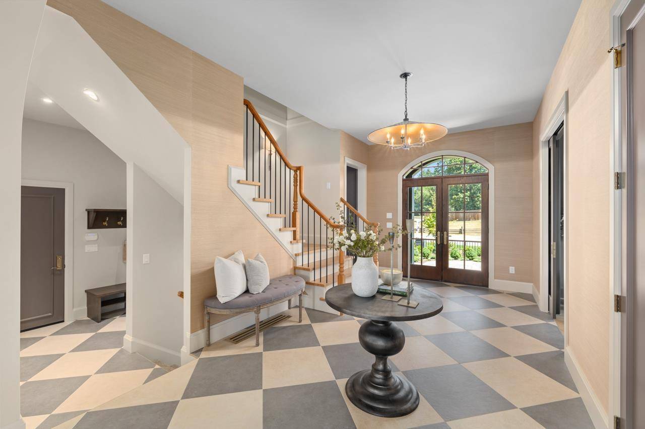 Langley, BC V1M2S2,23490 MARY AVENUE