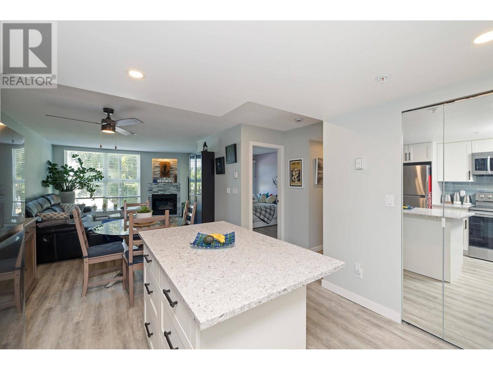Port Coquitlam, BC V3B7S8,1519 GRANT AVE #211
