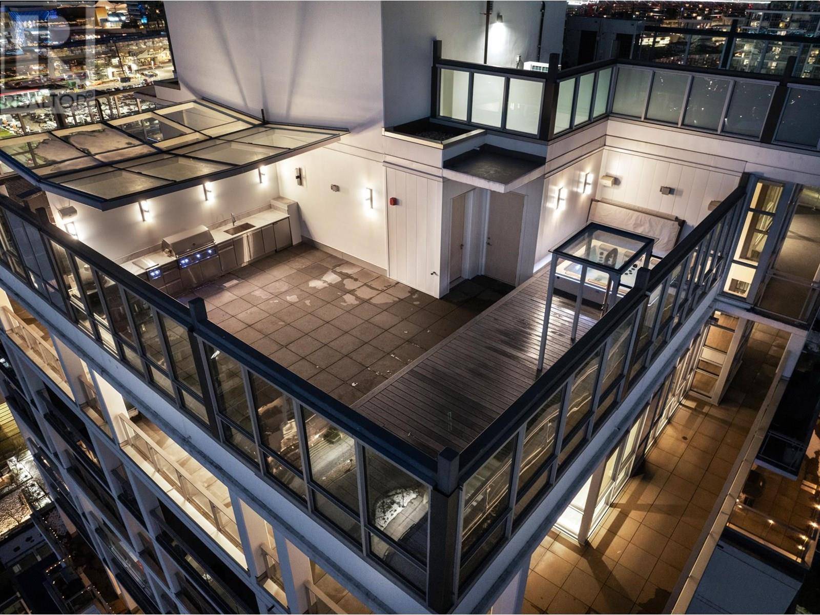 Burnaby, BC V5C0M4,4488 JUNEAU ST #2202