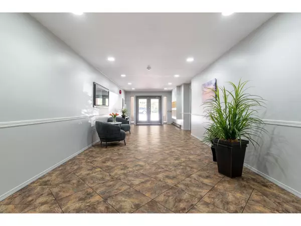 White Rock, BC V4B4C3,1488 MERKLIN #304