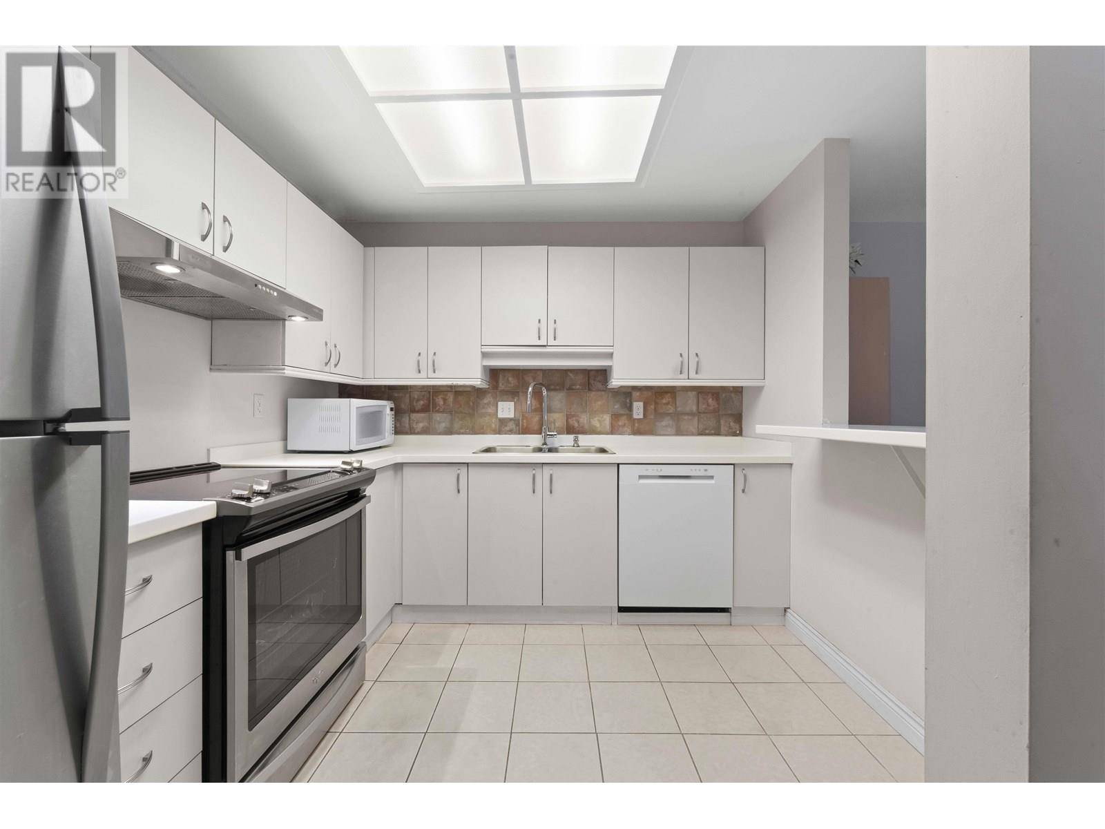 Richmond, BC V6Y1X8,7840 MOFFATT RD #112