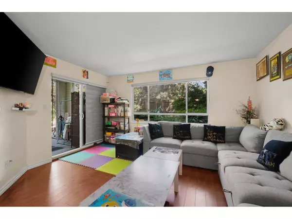 White Rock, BC V4B2M9,15991 THRIFT #209
