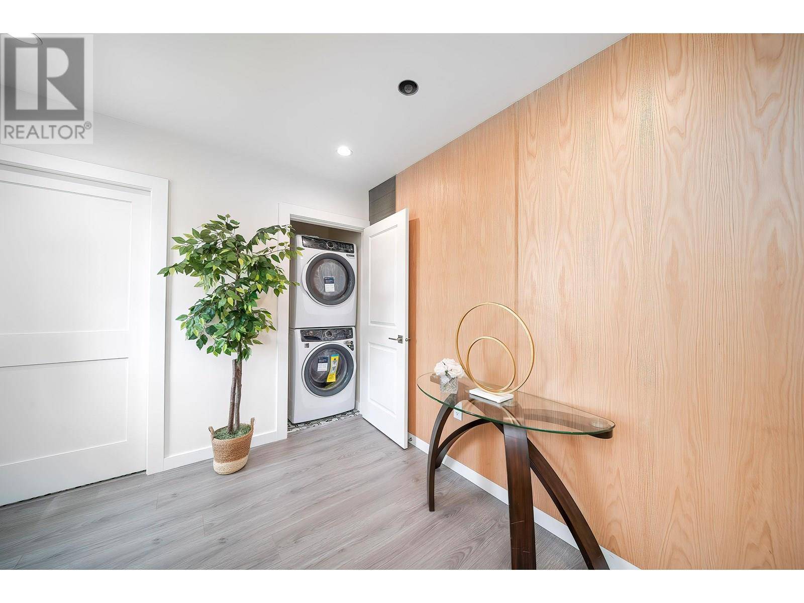 Burnaby, BC V5J4X8,7620 GILLEY AVENUE