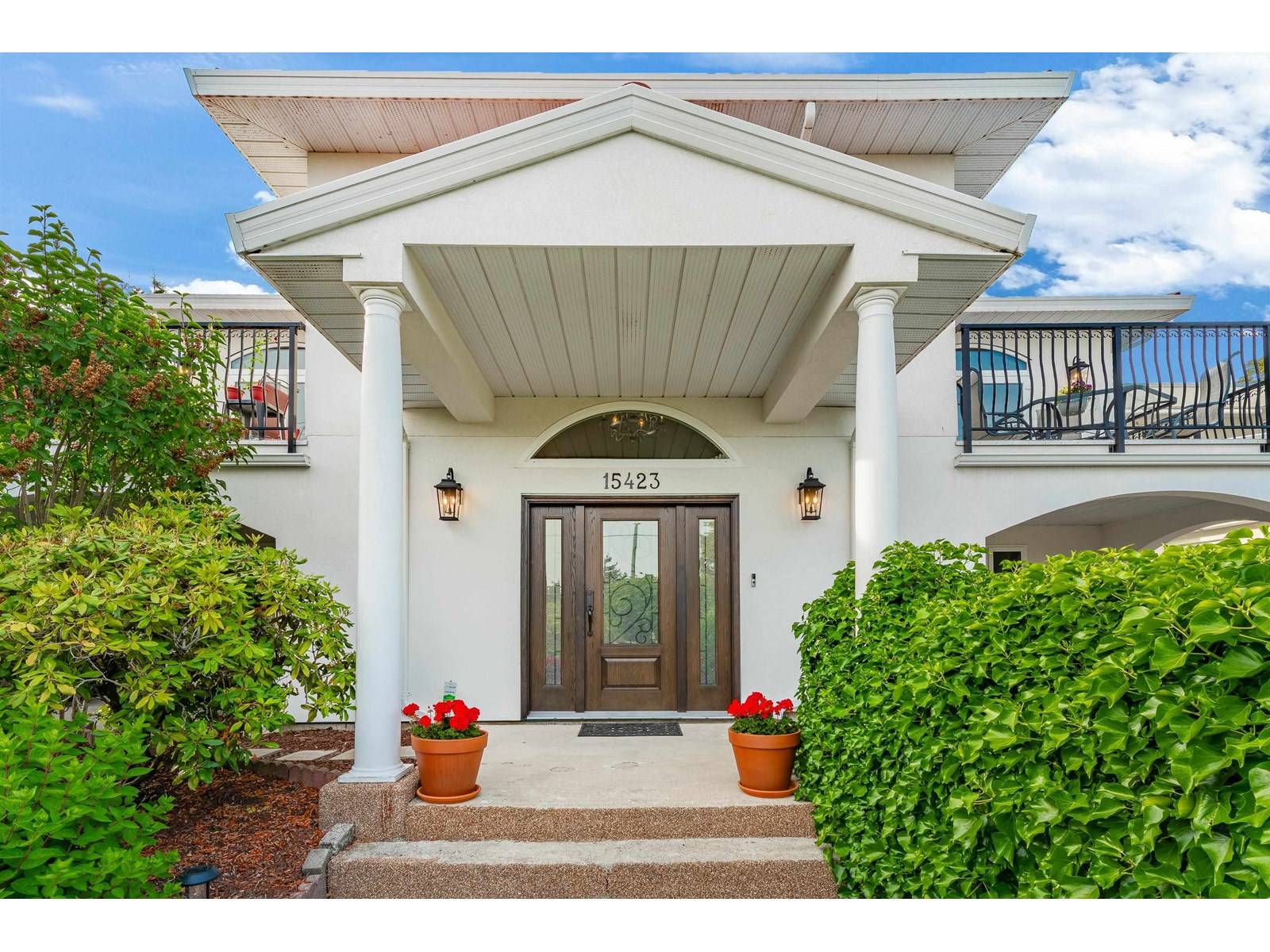 White Rock, BC V4B1Y9,15423 BUENA VISTA AVENUE
