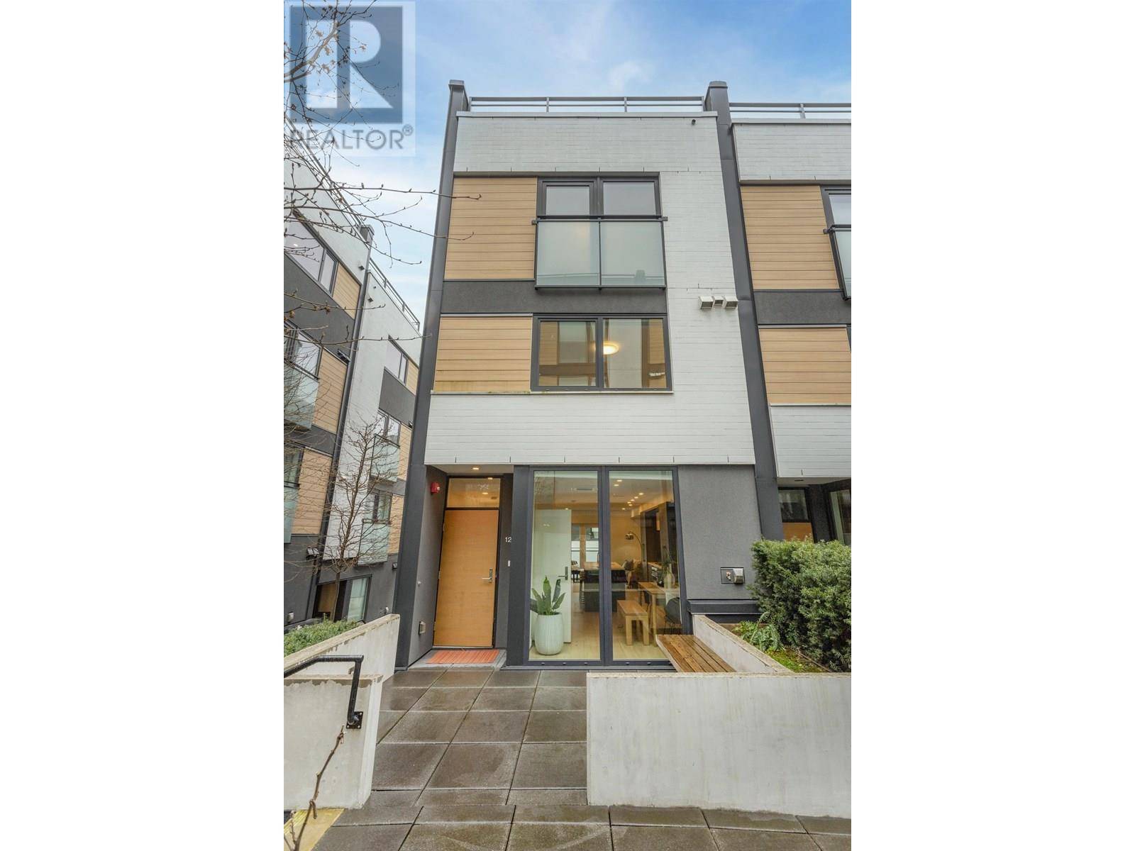 649 E 3RD ST #121, North Vancouver, BC V7L1G6