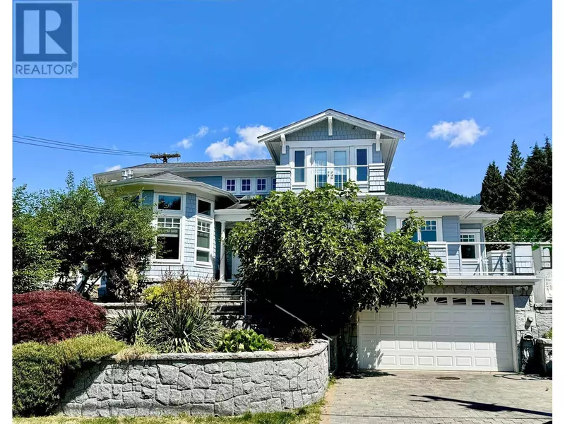 586 SILVERDALE PLACE, North Vancouver, BC V7N2Z5