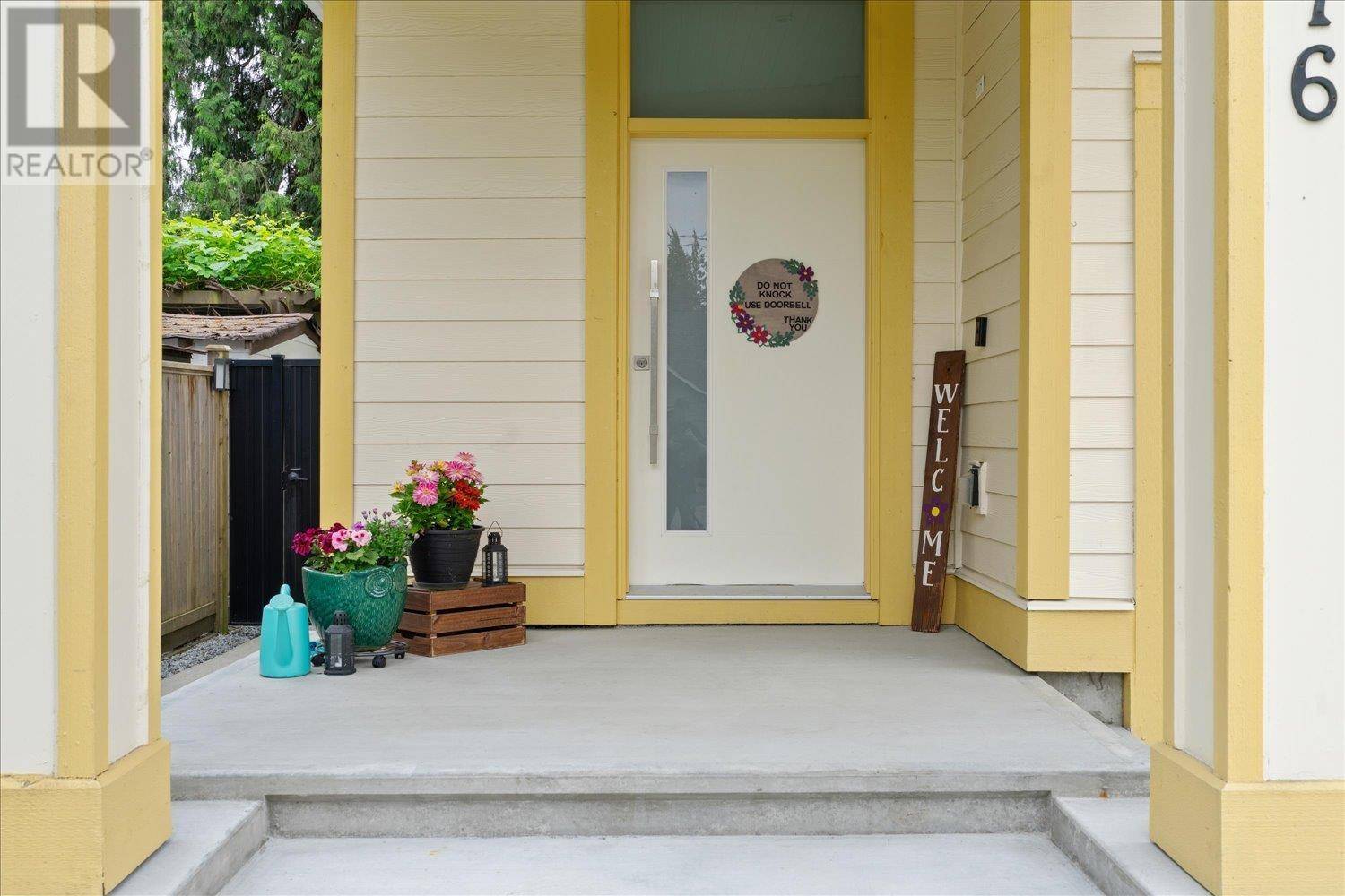 Pitt Meadows, BC V3Y1H6,19376 120B AVENUE