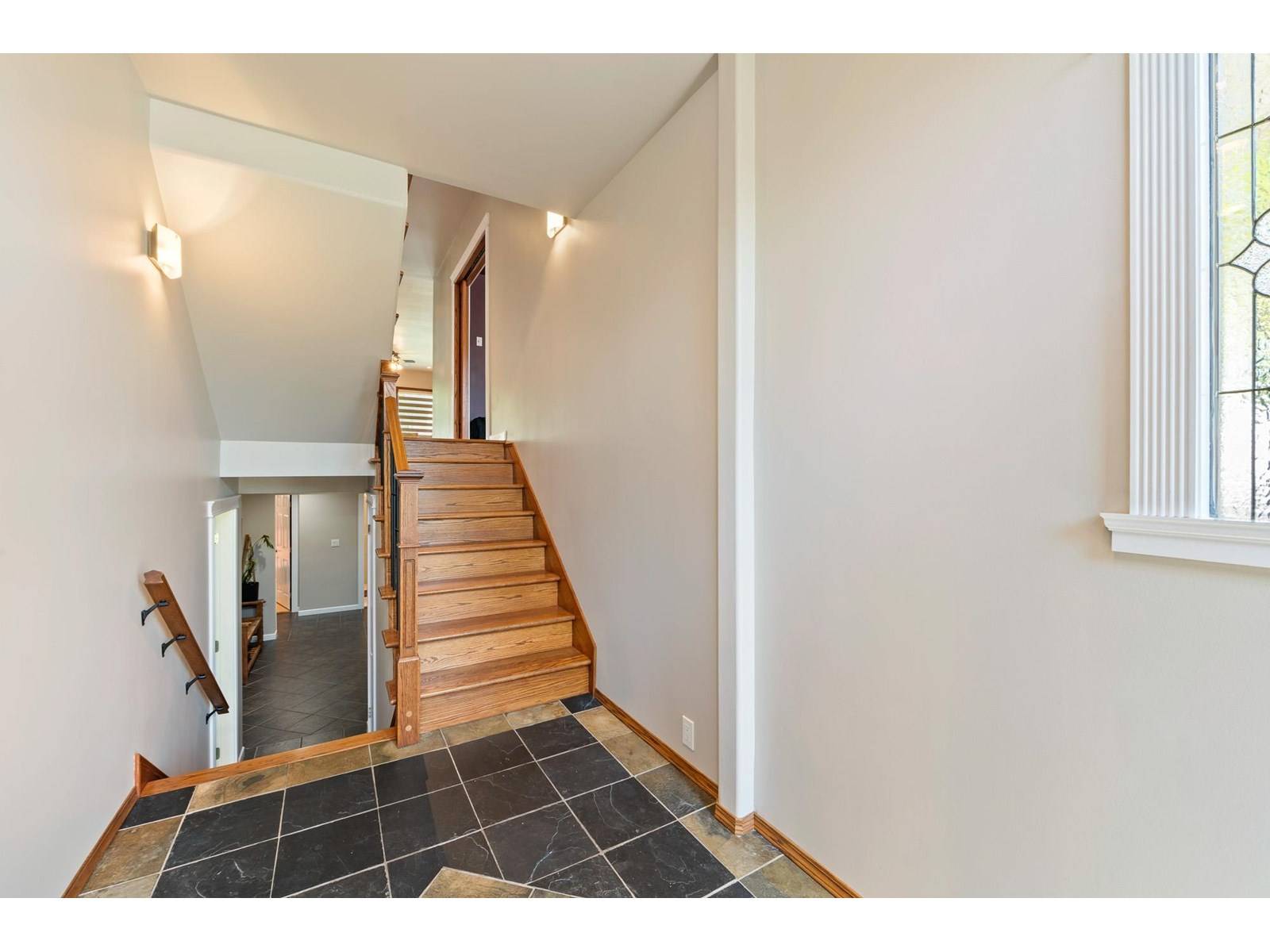 Delta, BC V4C1Z3,11113 81 AVENUE