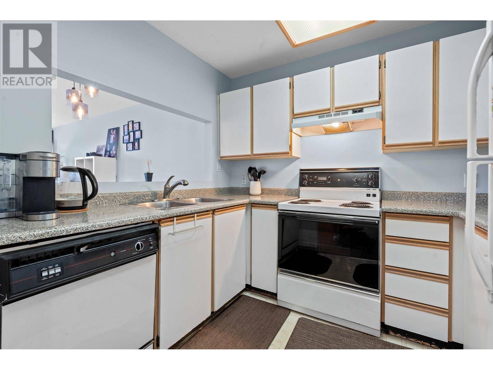 Coquitlam, BC V3K1R1,918 RODERICK AVE #103