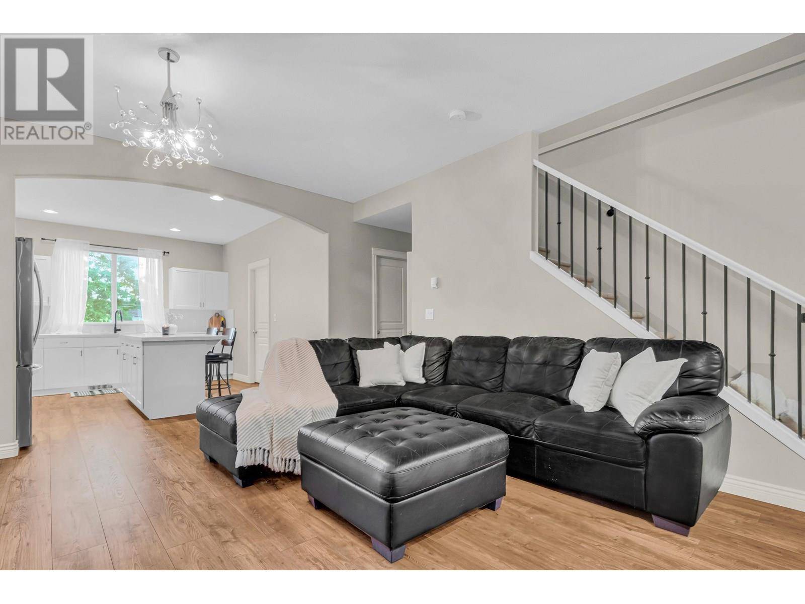Maple Ridge, BC V2W2E7,24372 103 AVENUE