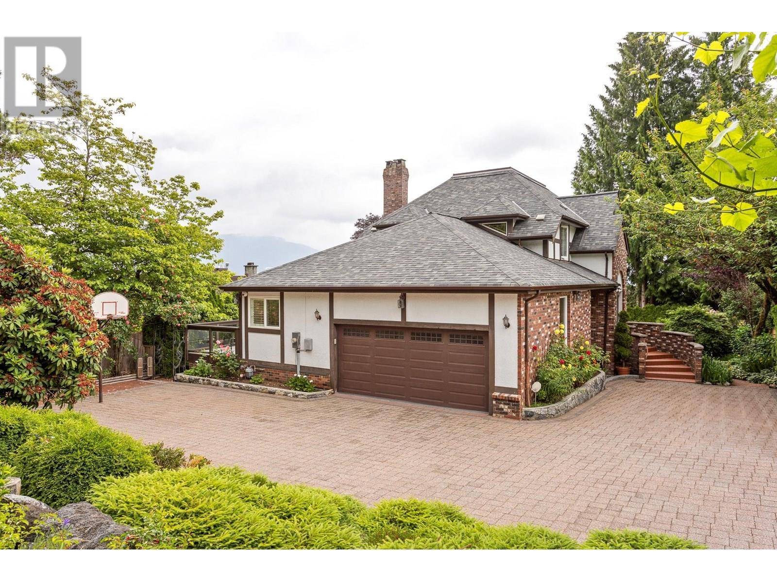 Coquitlam, BC V3C4E8,2953 ADMIRAL COURT