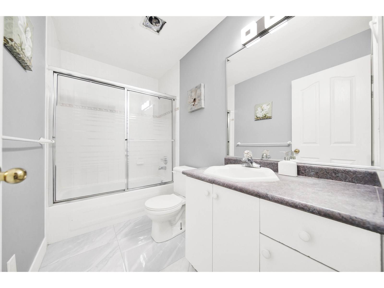 Surrey, BC V3V7J5,12462 93A AVENUE