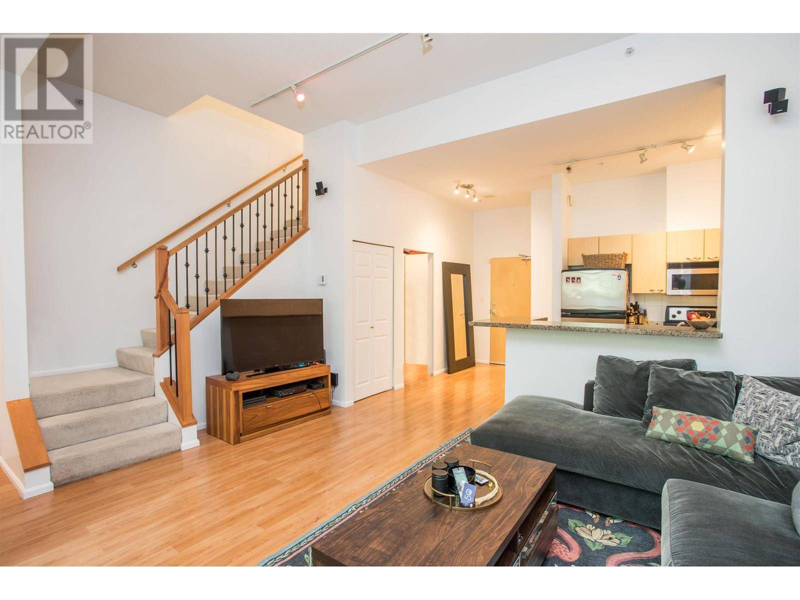 Vancouver, BC V6G3K5,707 BROUGHTON ST #TH8