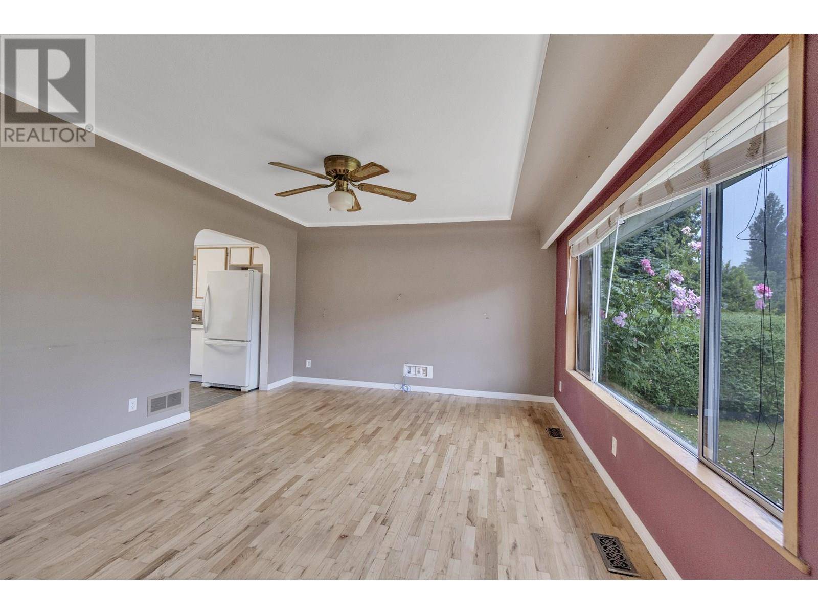 Maple Ridge, BC V2X2Y8,22128 119 AVENUE