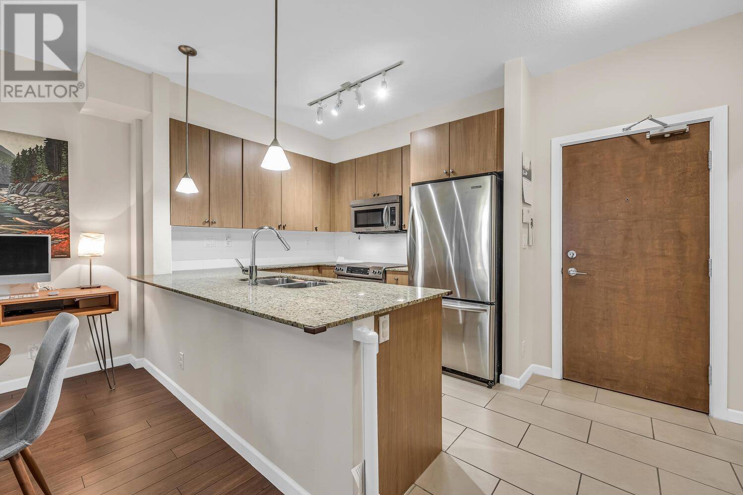 New Westminster, BC V3L0C3,270 FRANCIS WAY #208