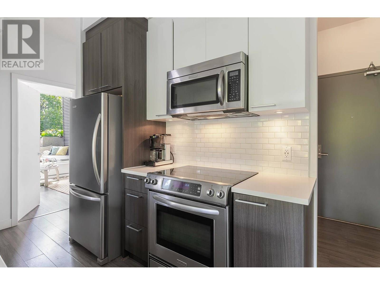 North Vancouver, BC V7P1R5,1201 West 16TH ST #201