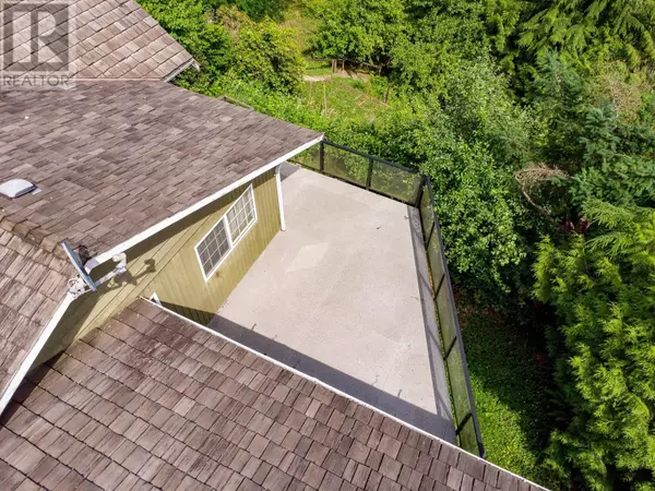 Port Moody, BC V3H2M3,1890 CHARLES STREET