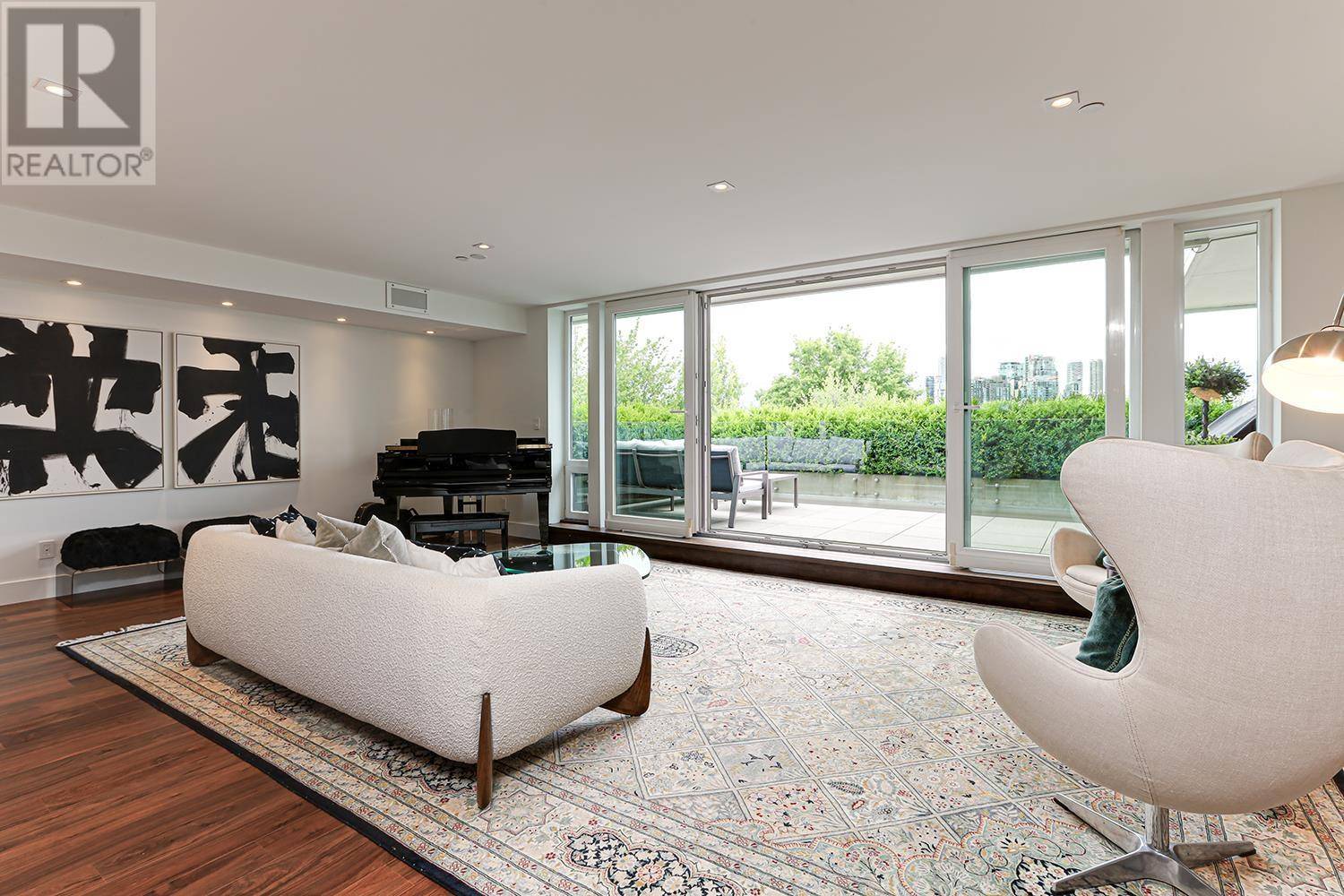 977 West 8TH AVE #101, Vancouver, BC V5Z1E4