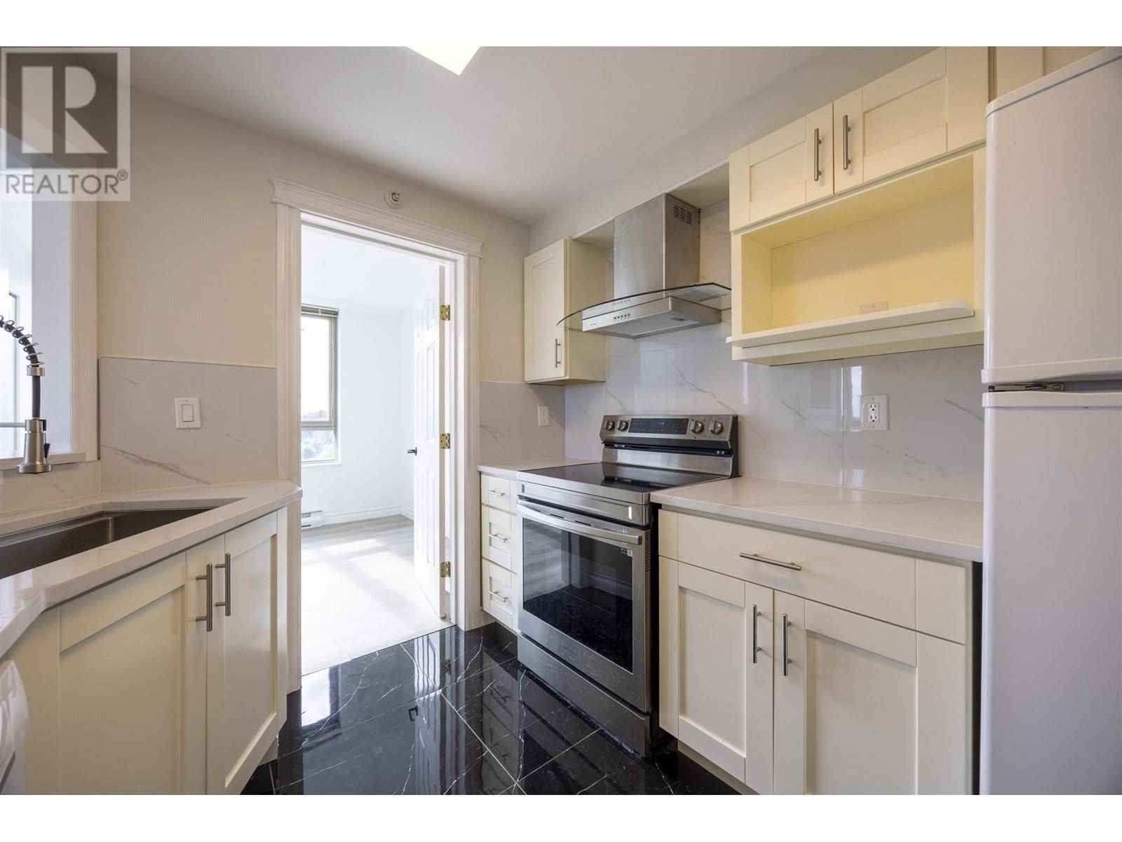 Coquitlam, BC V3B7R8,3070 GUILDFORD WAY #1501