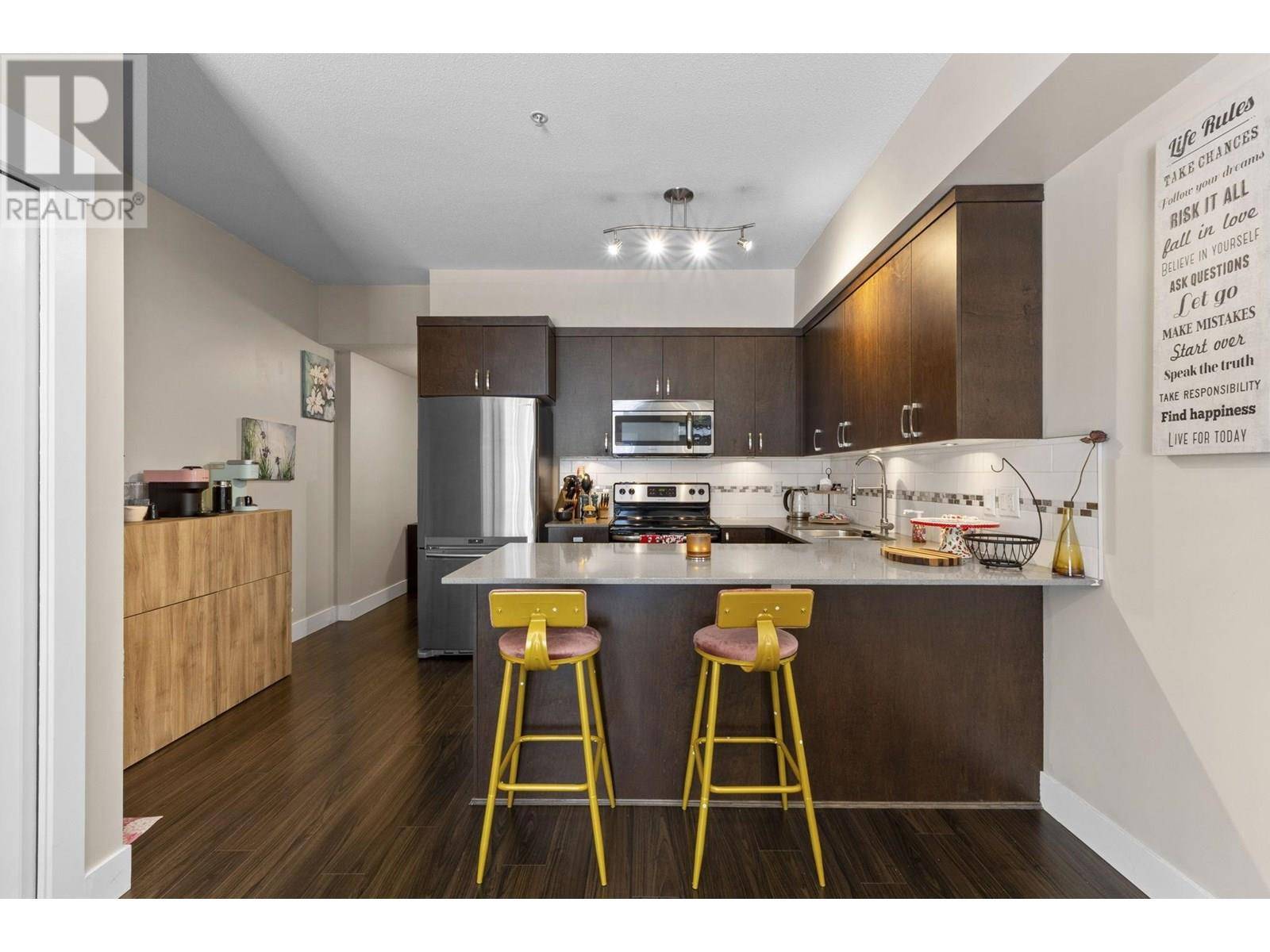 838 ROYAL AVE #16, New Westminster, BC V3M1J9