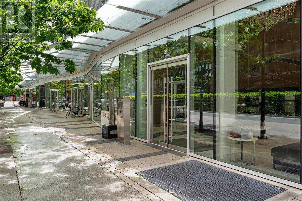 Vancouver, BC V6B0P4,68 SMITHE ST #1611