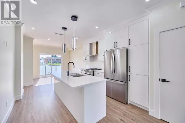 New Westminster, BC V3M6S1,1115 ROMA AVE #27