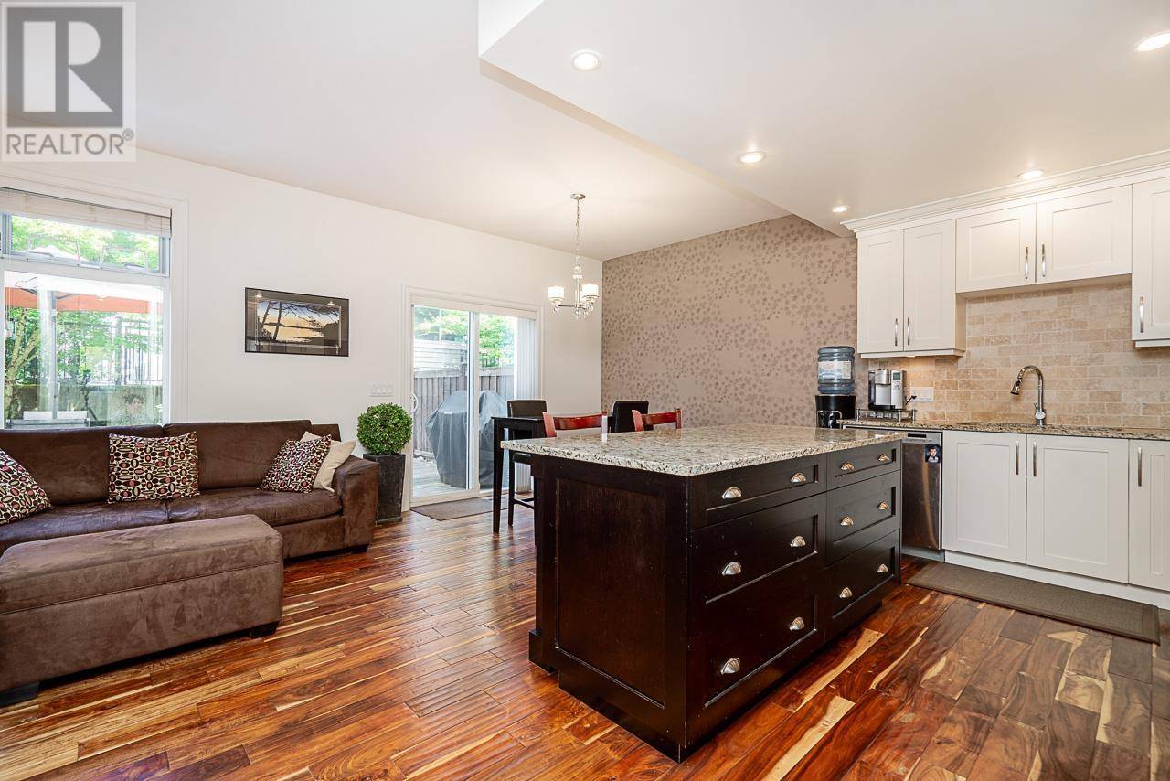 Coquitlam, BC V3B0E8,3365 DARWIN AVENUE