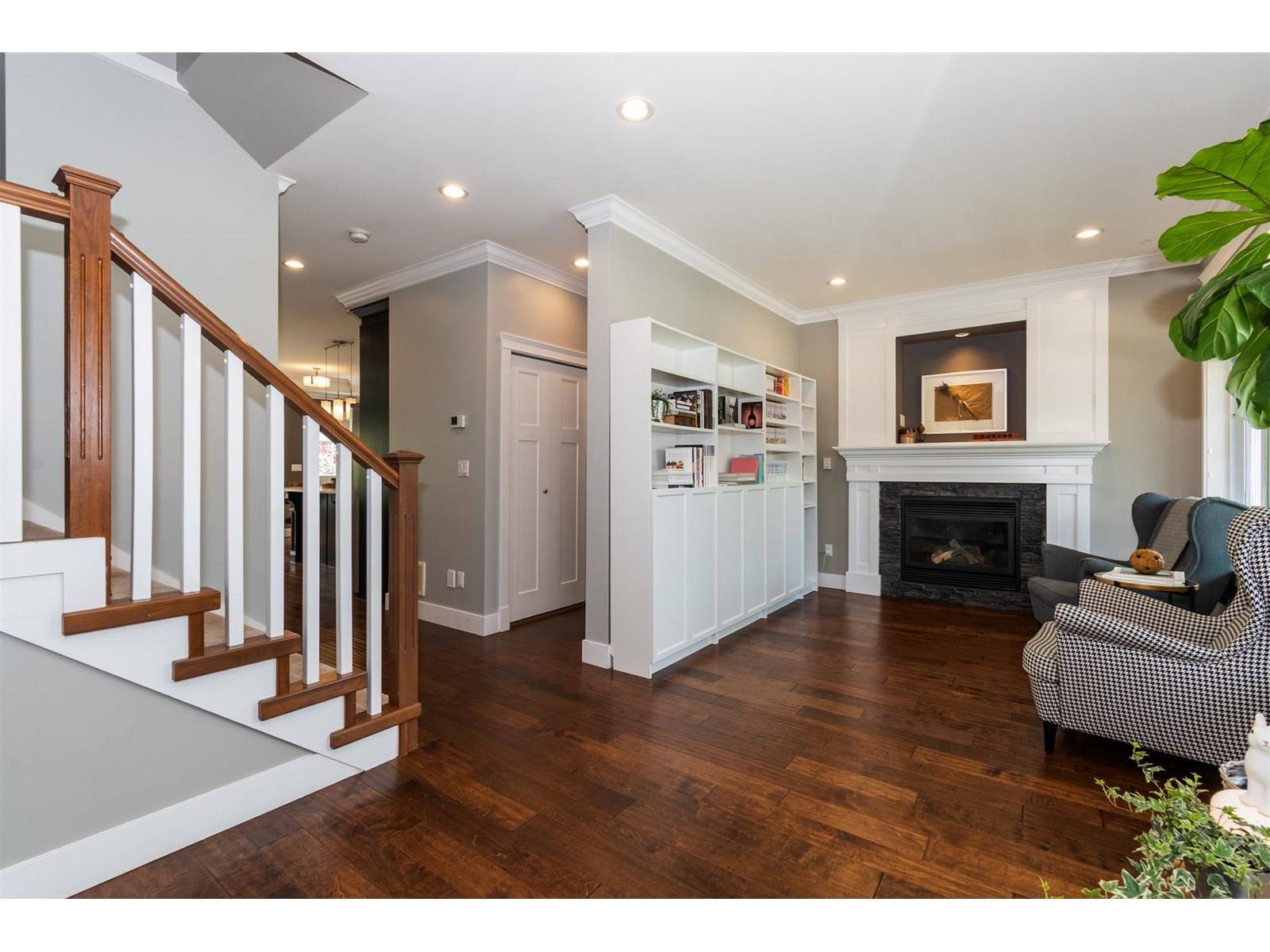 Langley, BC V2Y0J4,21048 80A AVENUE