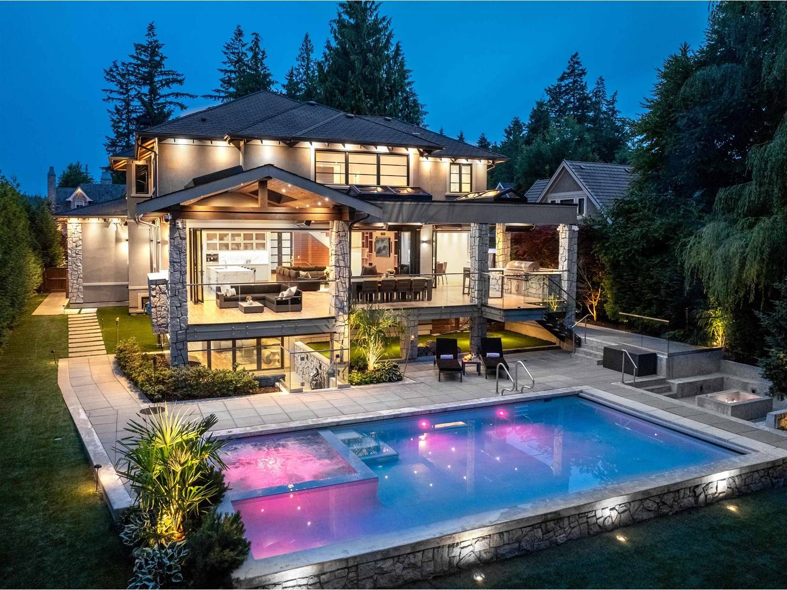Surrey, BC V4P0A8,14073 34A AVENUE