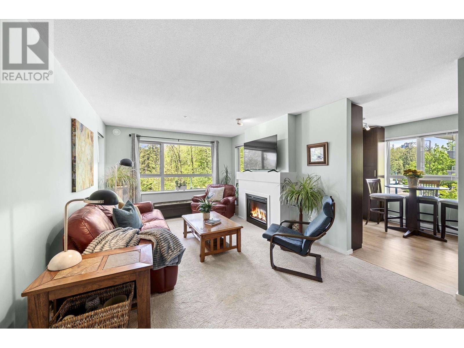 Port Moody, BC V3H5L3,700 KLAHANIE DR #306