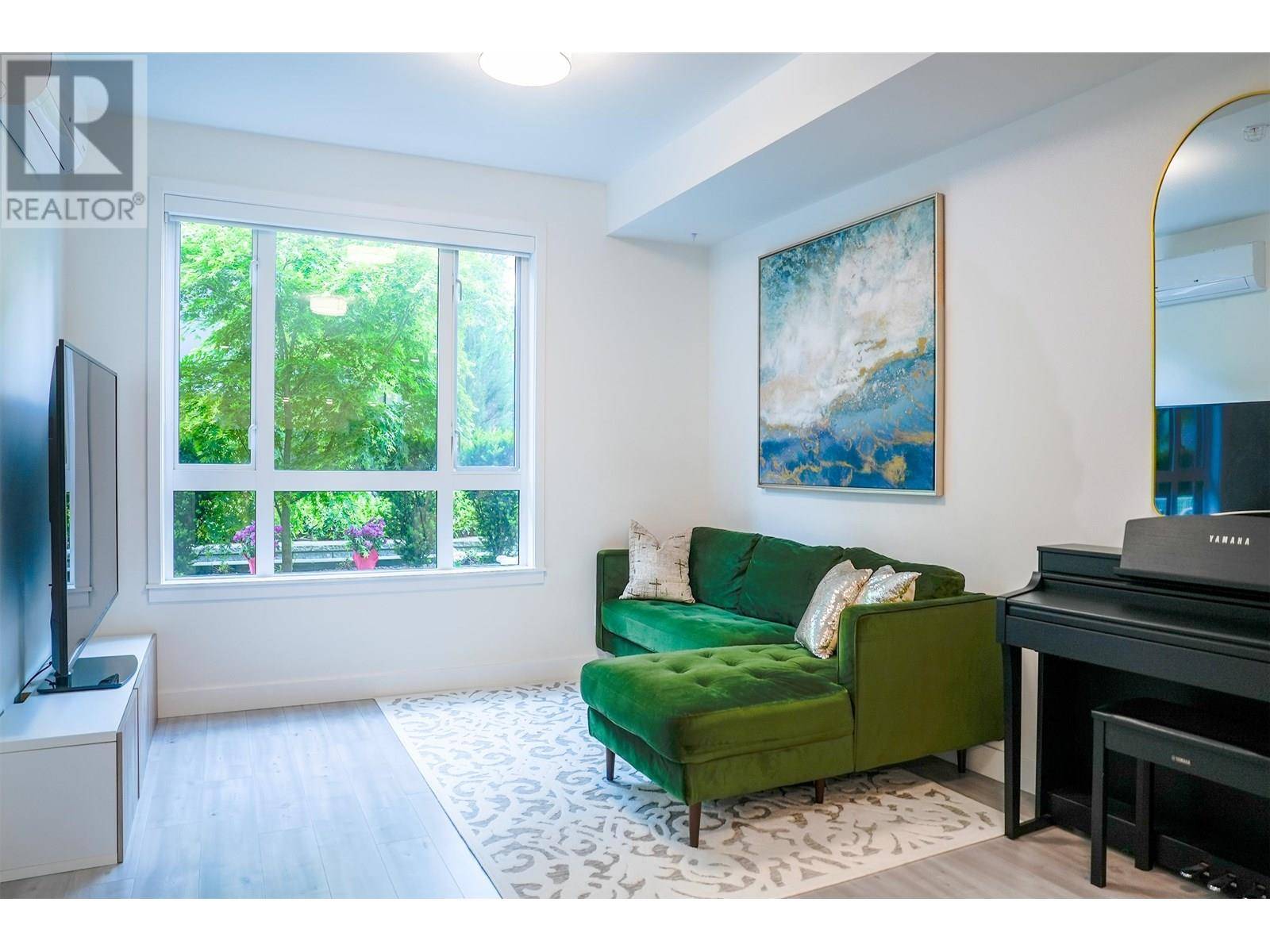 North Vancouver, BC V7P1Y2,2035 GLENAIRE DR #136