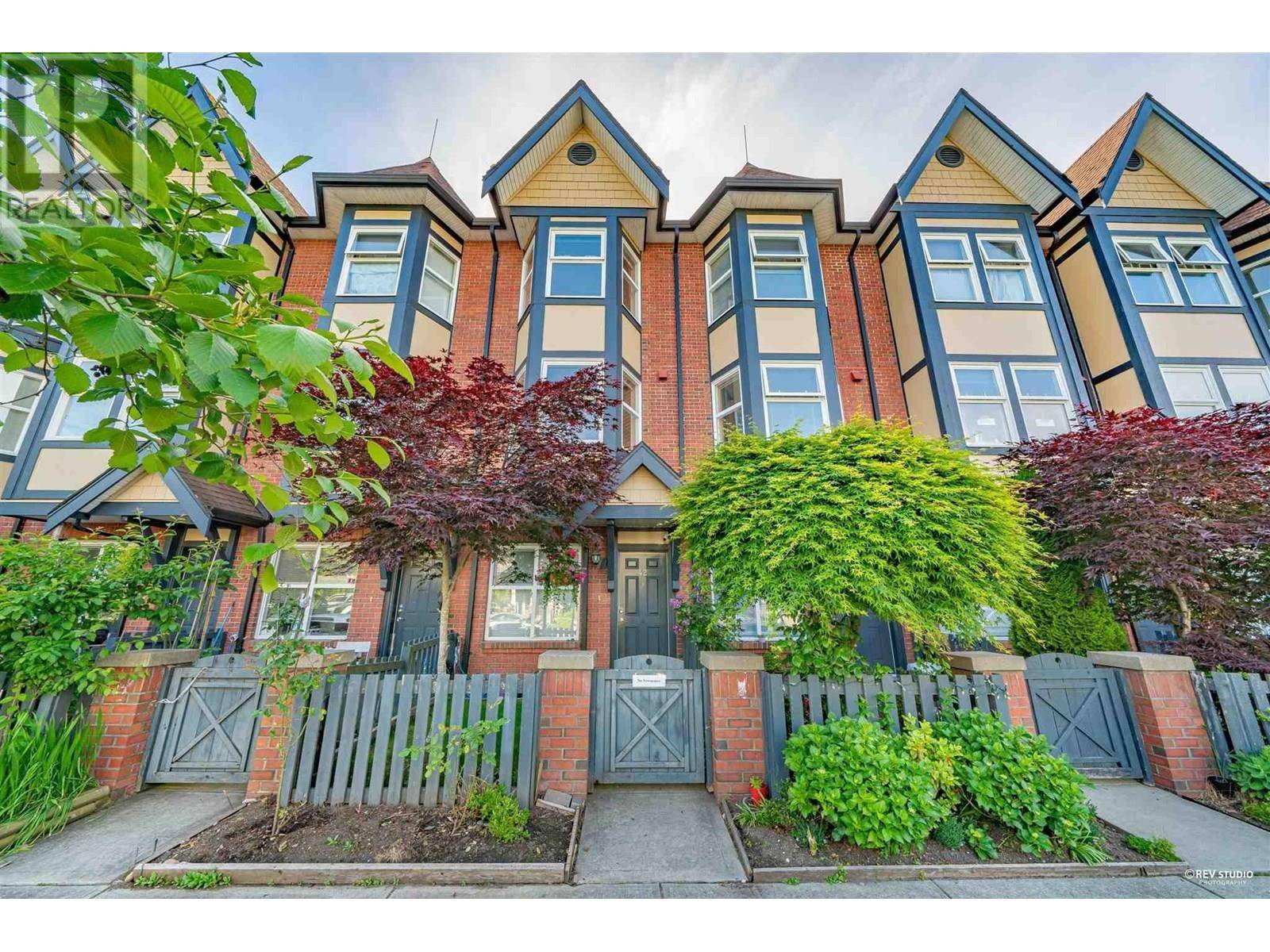 Richmond, BC V6Y0A8,6099 ALDER ST #42