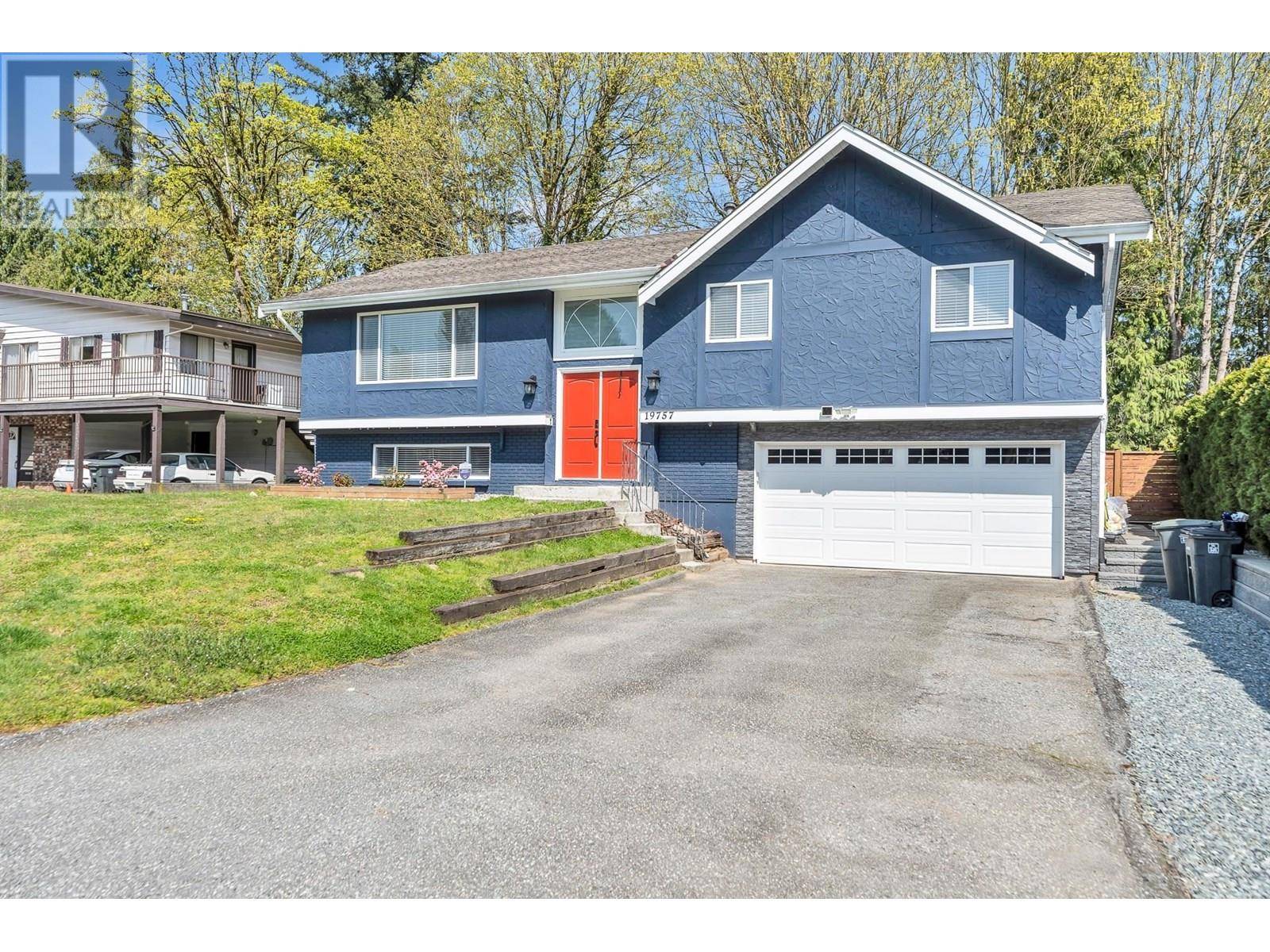 19757 116A AVENUE, Pitt Meadows, BC V3Y1N8
