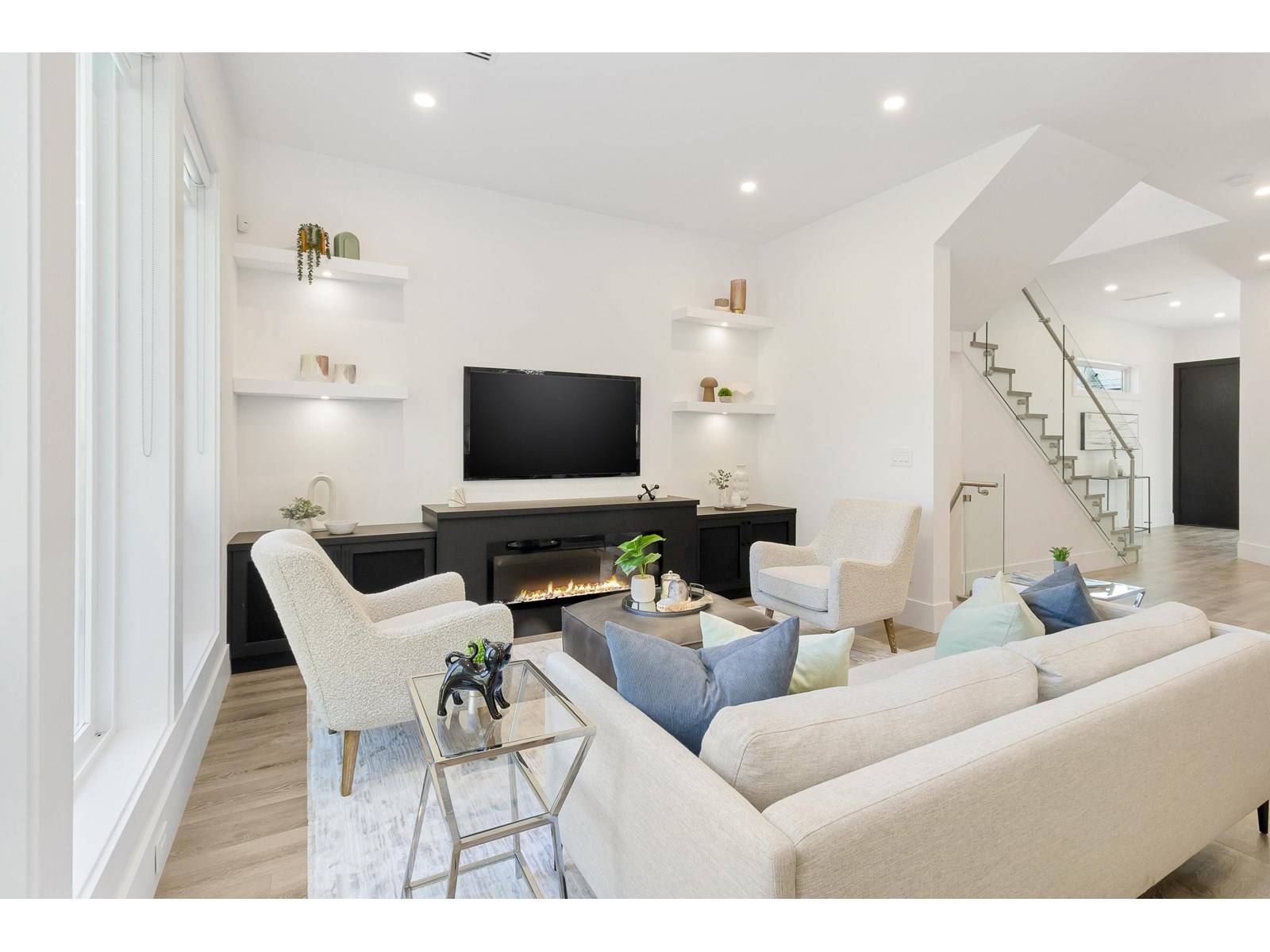 Delta, BC V4C2Z2,11803 86A AVENUE