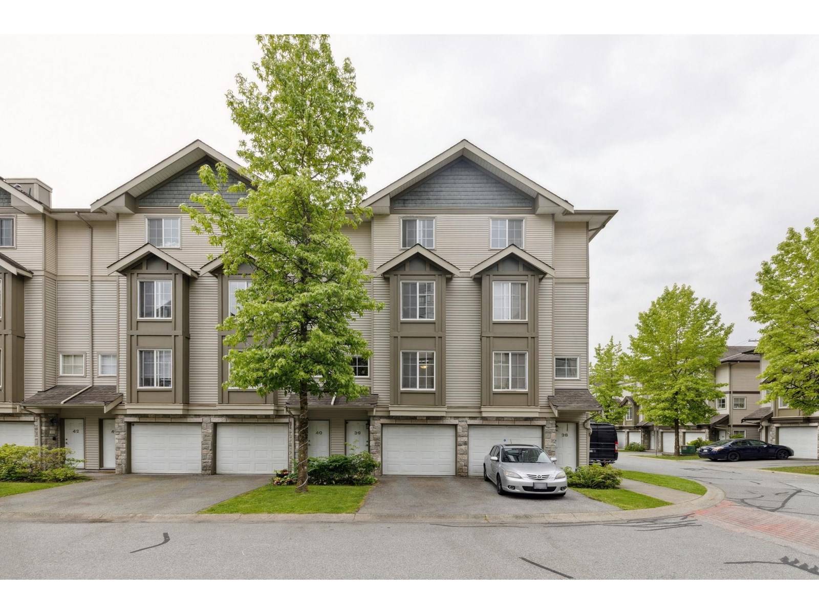 14855 100 #39, Surrey, BC V3R2W1