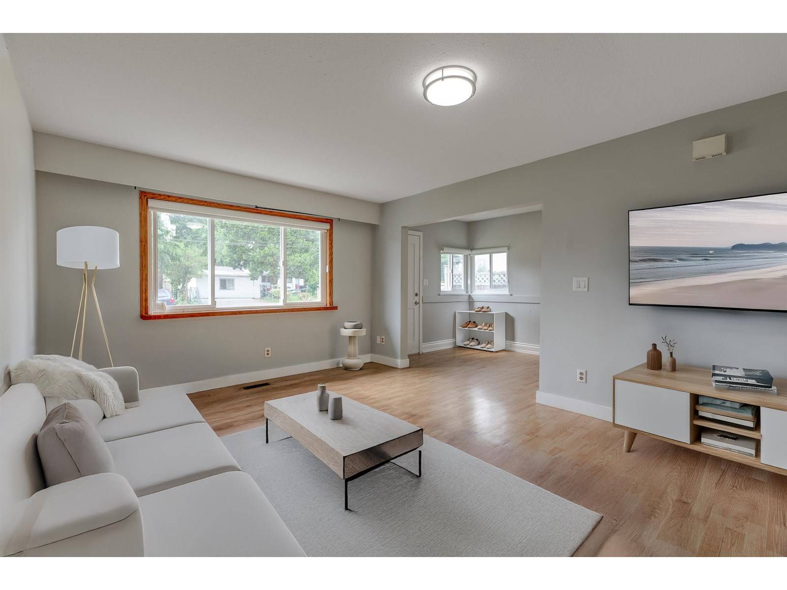 14095 110 AVE, Surrey, BC V3R1Z3