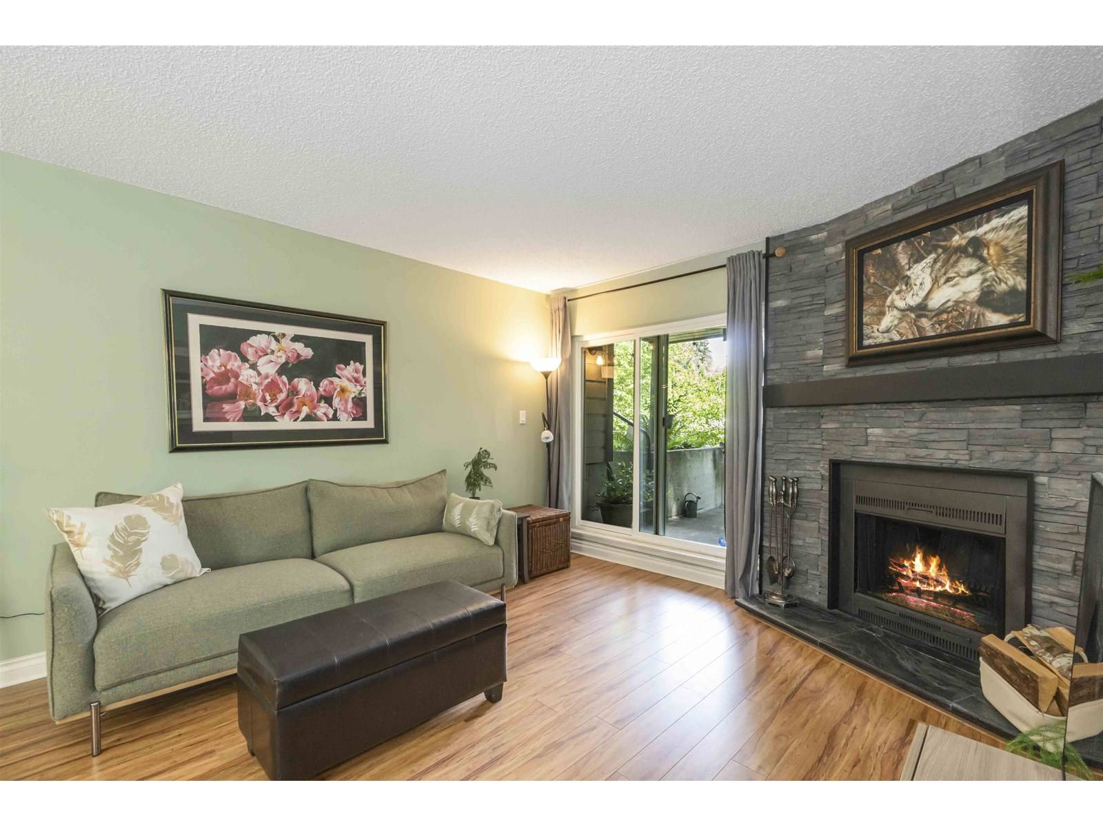 Surrey, BC V3R8A3,10560 154TH #104