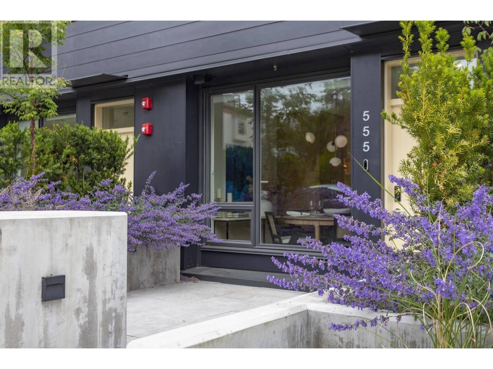 Vancouver, BC V5Z2E4,559 W 26TH AVENUE