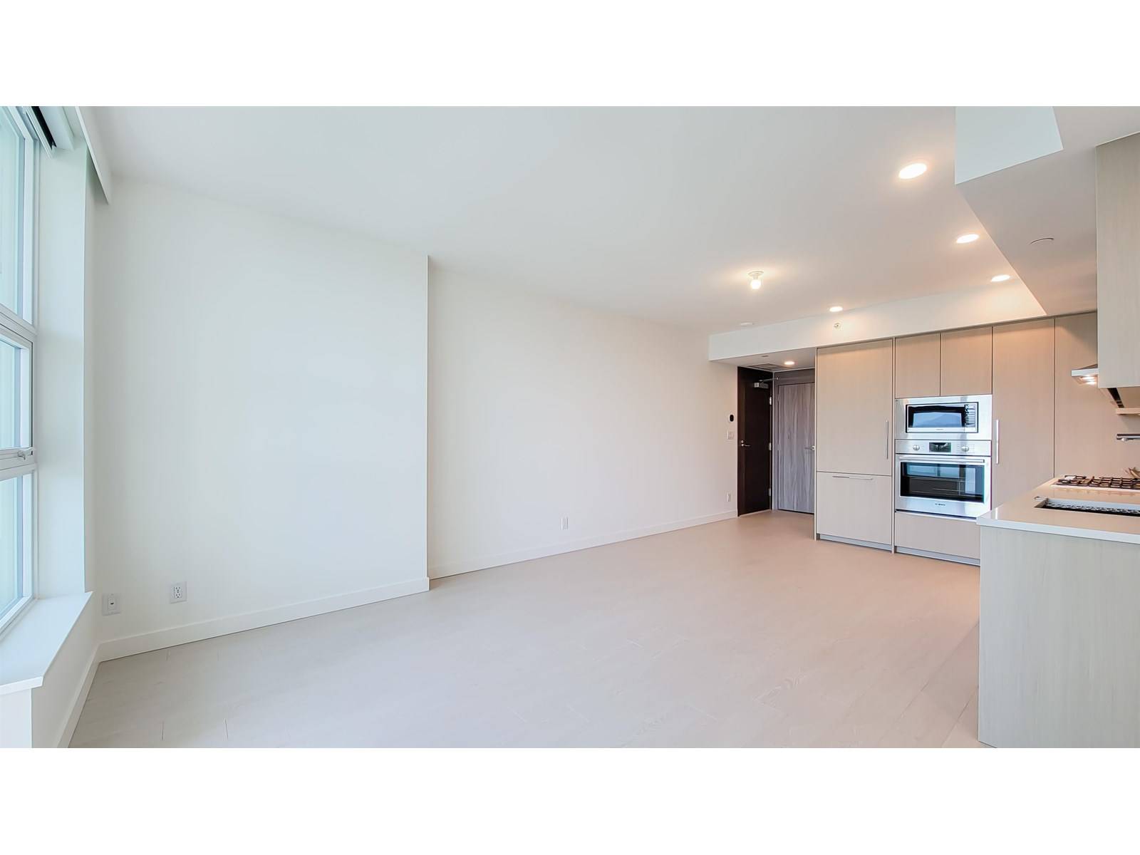 Surrey, BC V3T0V2,13768 100 #2109