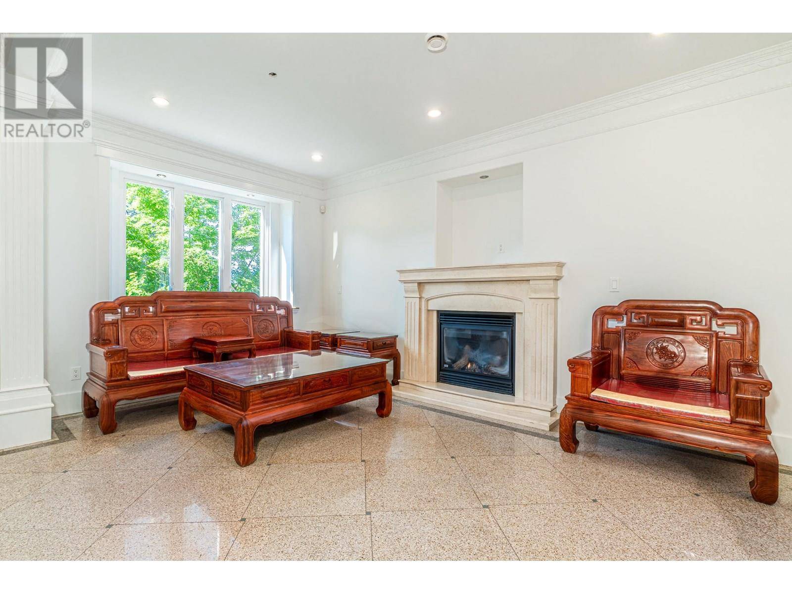 Vancouver, BC V5M4C5,3394 SEAFORTH DRIVE