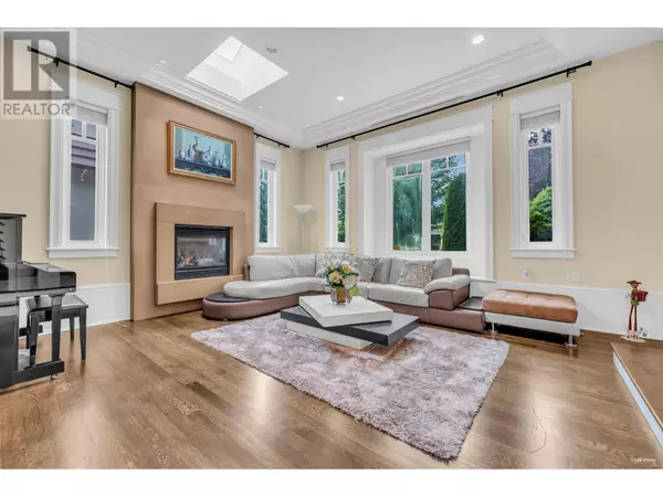 Vancouver, BC V6P3W1,6562 FREMLIN STREET