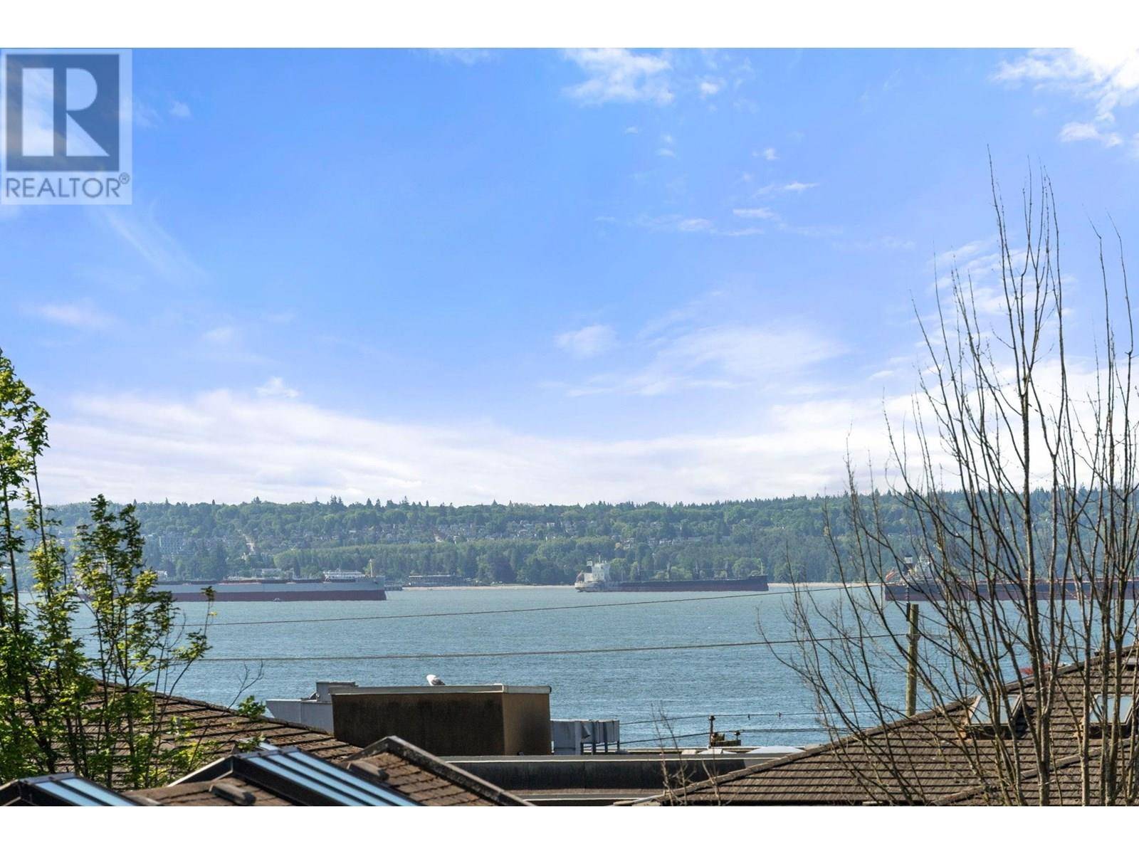 2408 HAYWOOD AVE #201, West Vancouver, BC V7V1Y1
