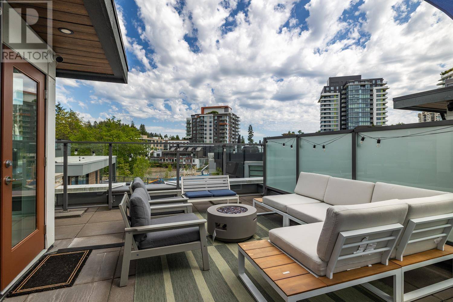 2060 CURLING RD #238, North Vancouver, BC V7P0E1