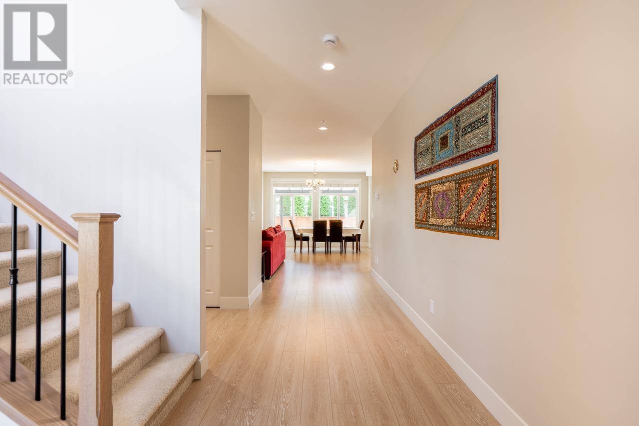 Maple Ridge, BC V2X2Z5,20396 121B AVENUE