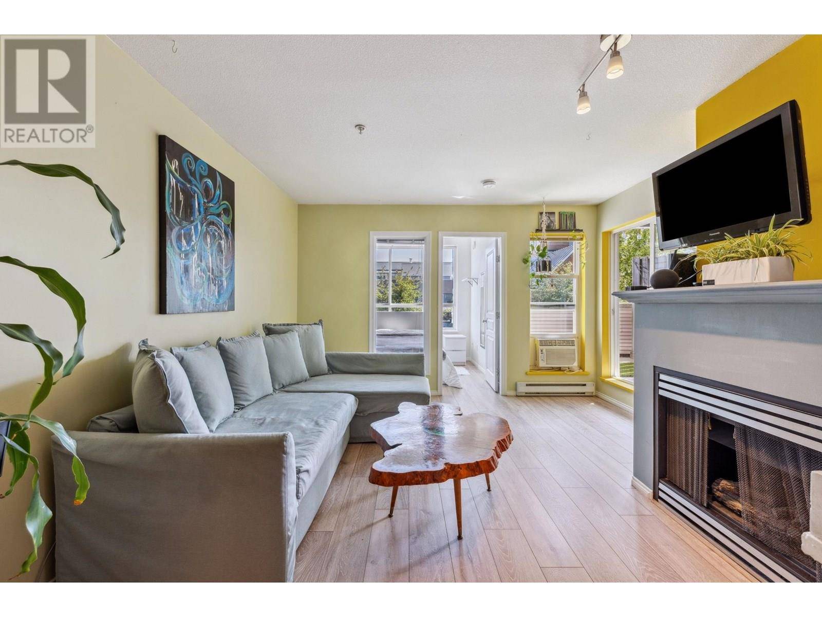 3939 HASTINGS ST #202, Burnaby, BC V5C2H8